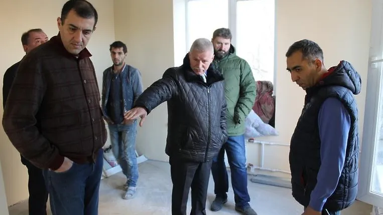 Депутат Мособлдумы проинспектировал ремонт в подъезде на улице Батырева в Подольске