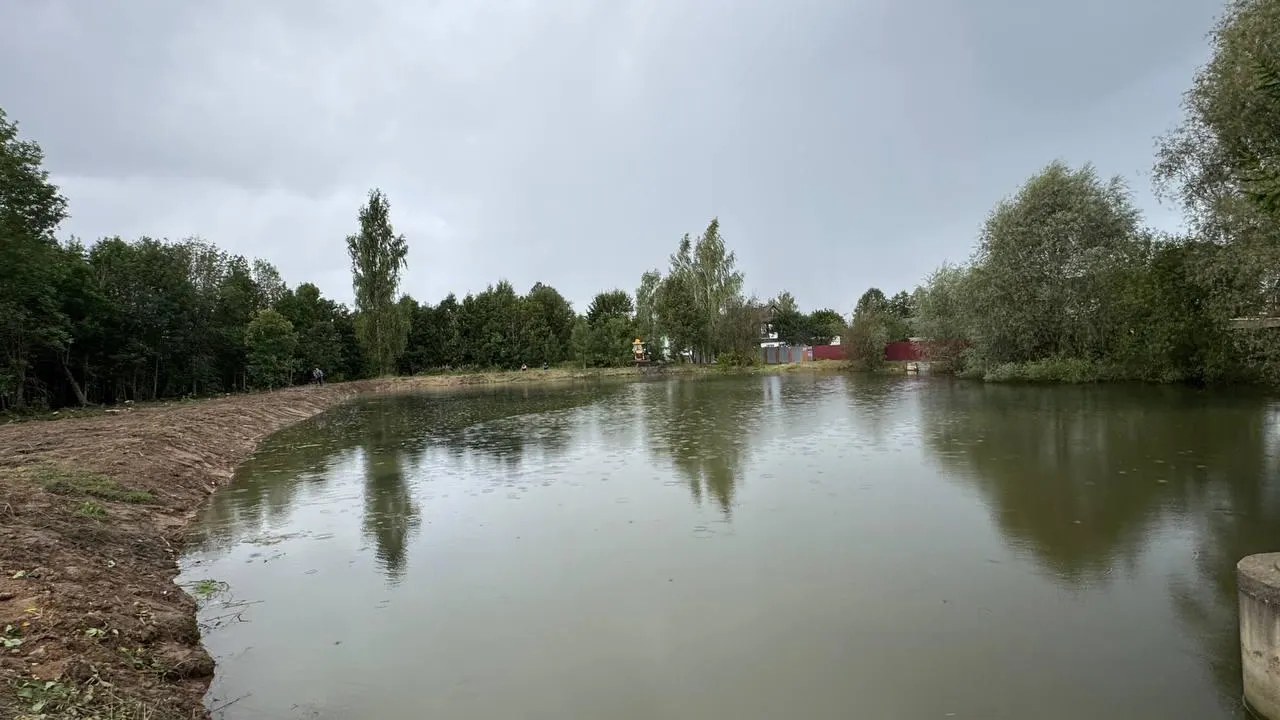 В Можайске завершается очистка пруда