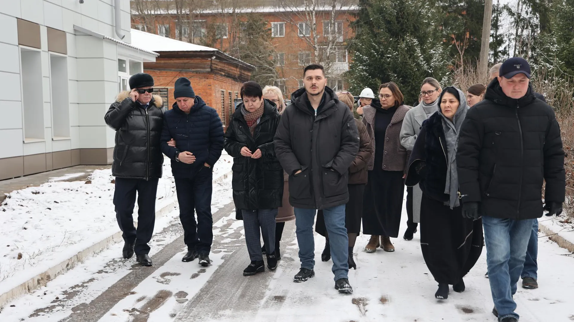 Наталья Козлова проверила ход капремонта главного корпуса Осташевской больницы