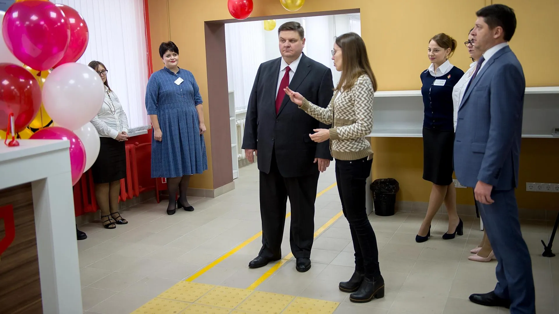 Глава Подольска посетил новый офис МФЦ в микрорайоне Климовск