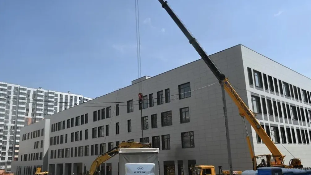 Возведение школы на 1100 мест продолжается в Видном