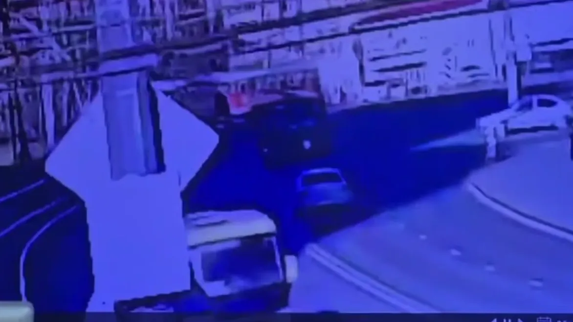 Пятеро детей пострадали при столкновении автобуса с легковушкой в Екатеринбурге