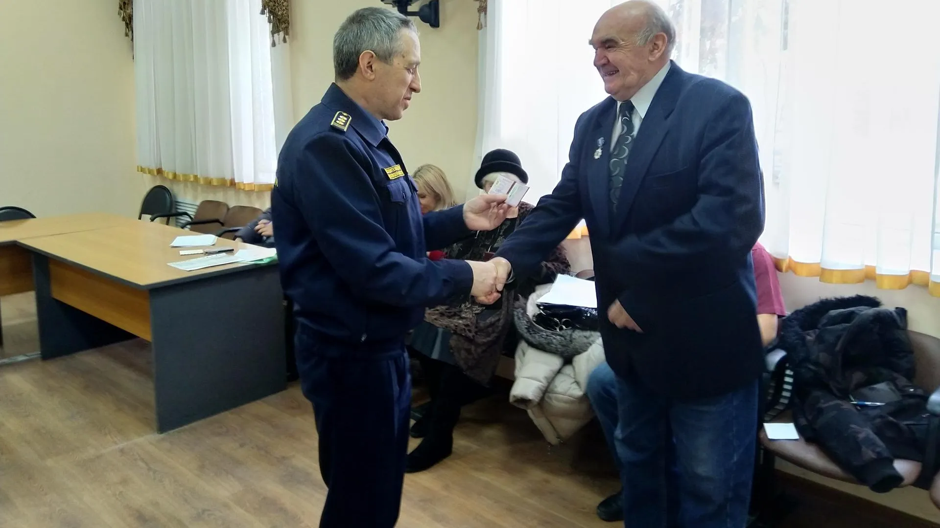 Новые внештатные инспекторы пополнили ряды Госадмтехнадзора в Луховицах