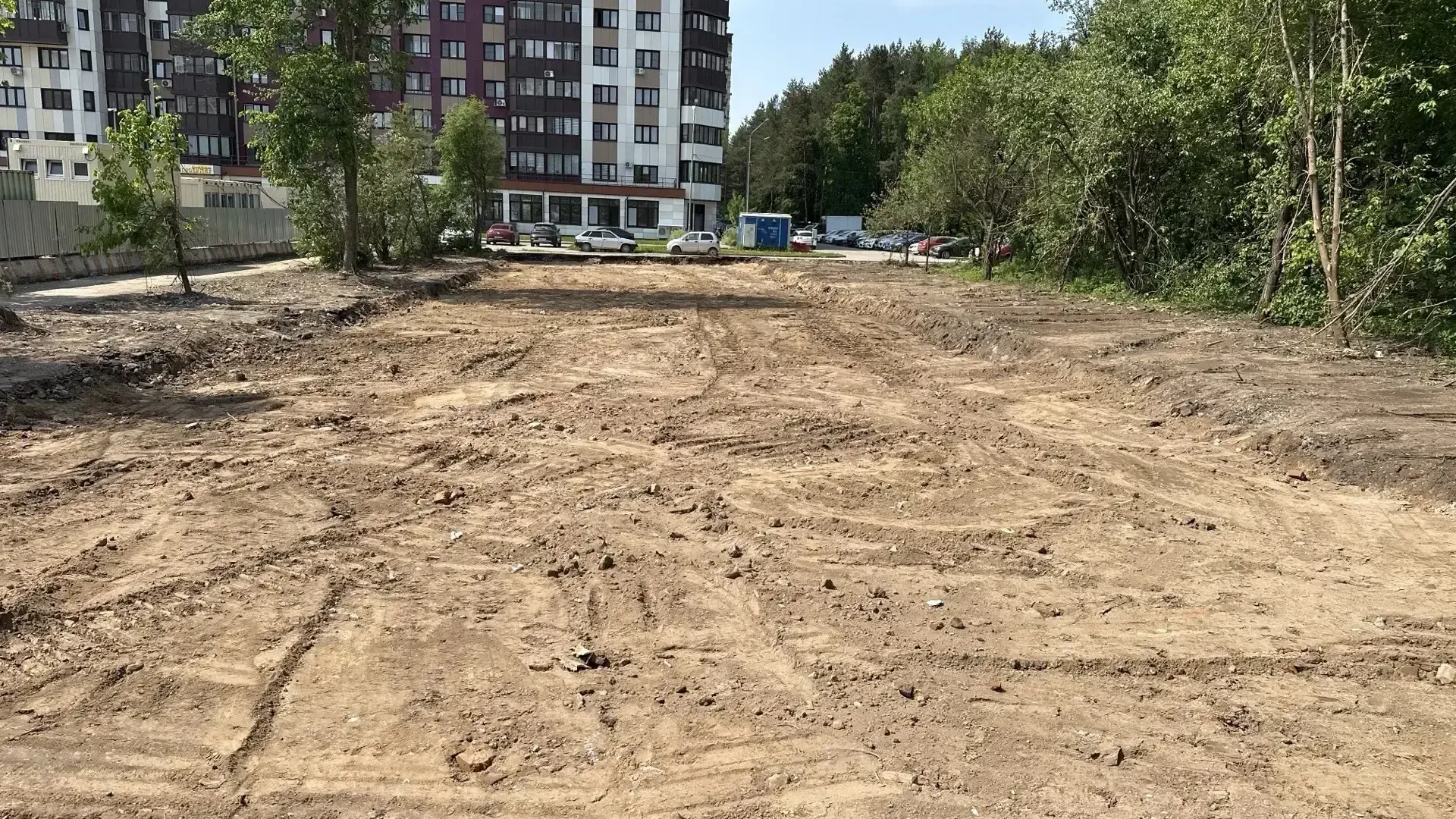 В Звенигороде Подмосковья обустроят парковку на месте снесенного дома