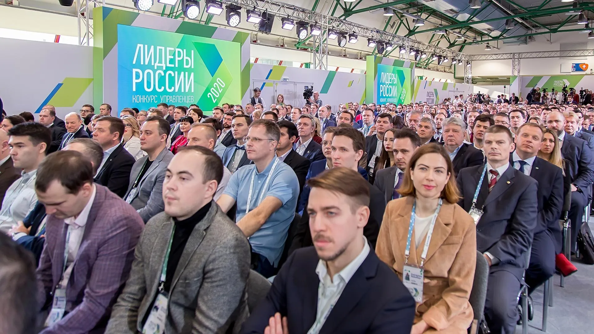 Участники конкурса «Лидеры России» поделились историями о храбрости и служении