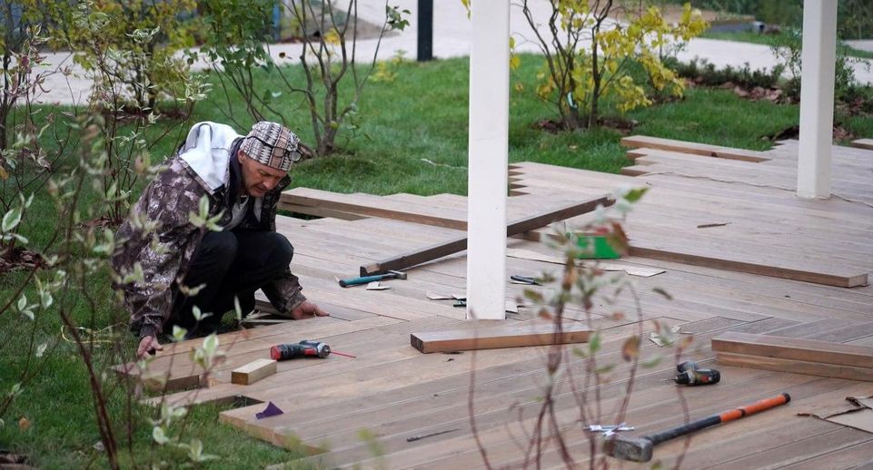 Глава Котельников проверил ход благоустройства пруда в мкр Силикат