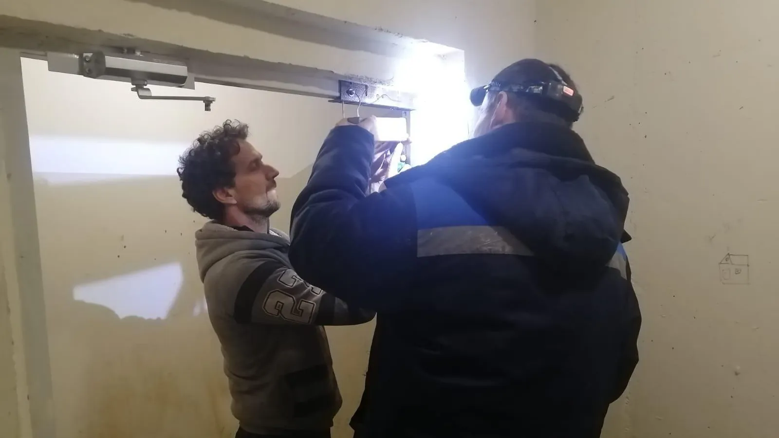 После предостережения УК из Лобни обеспечила безопасность подвальных помещений