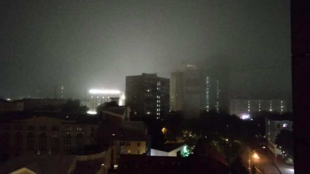 Сильный туман окутал Москву