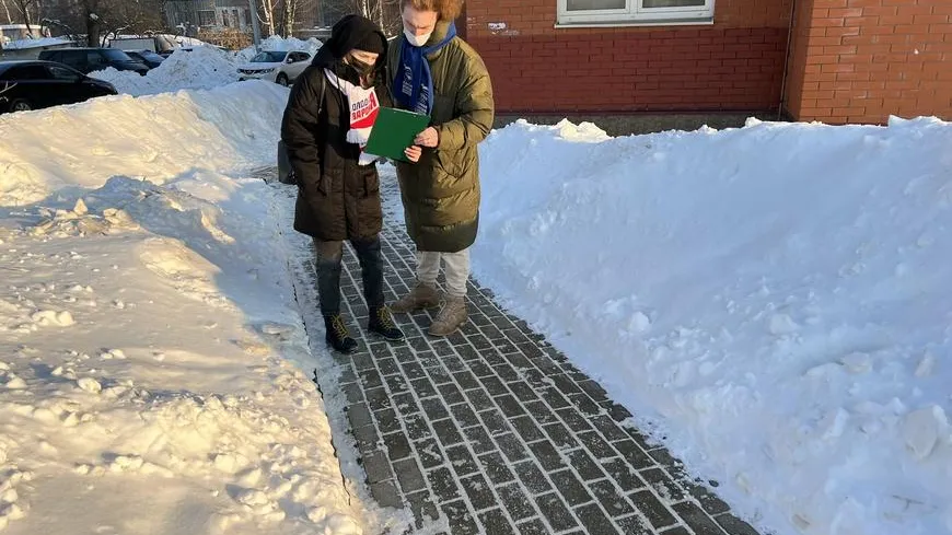 Активисты проверили качество уборки от снега тротуаров в Щелкове