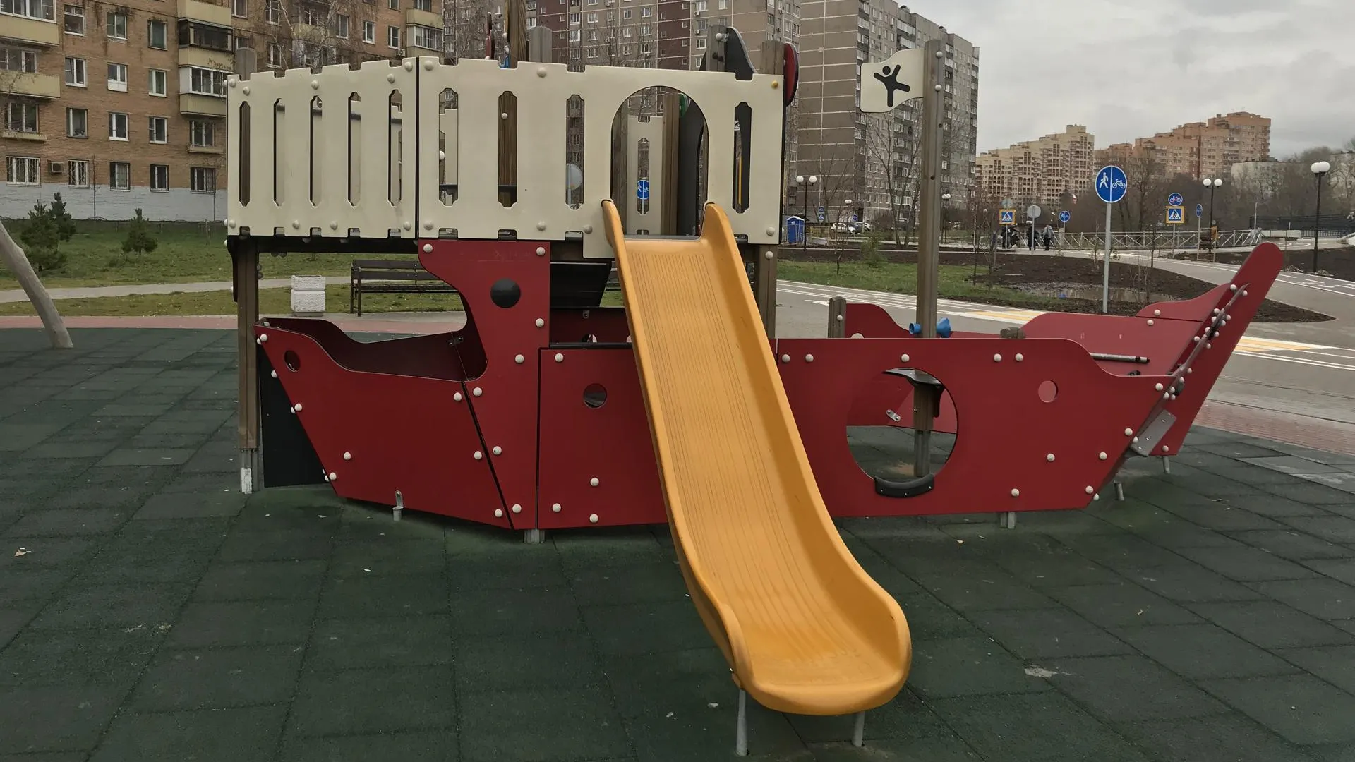 В Мытищах устранили 6 нарушений в содержании детских площадок за неделю