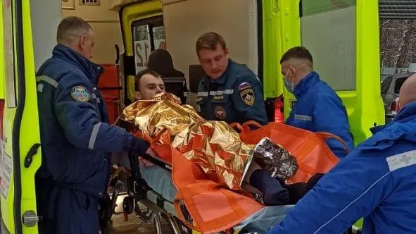 Спасатели Балашихи вытащили провалившегося под лед мужчину