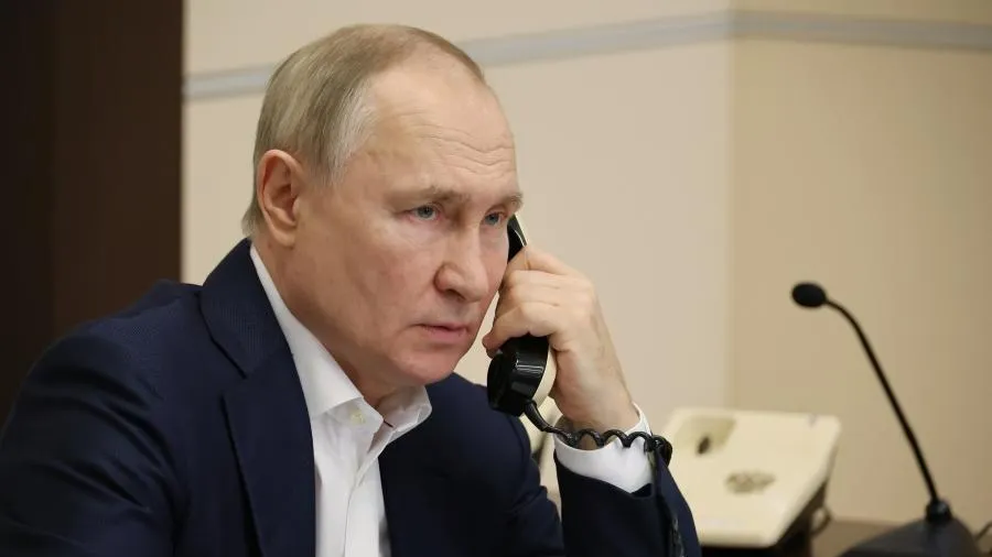 Путин обсудил с тюменским и курганским губернаторами ситуацию с затоплениями