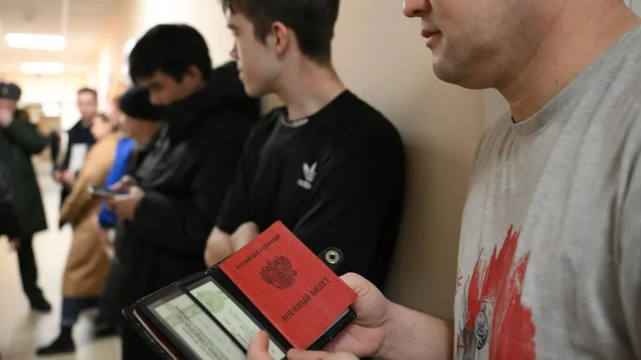 Мигрантов в России хотят обязать иметь справку об отсутствии ВИЧ