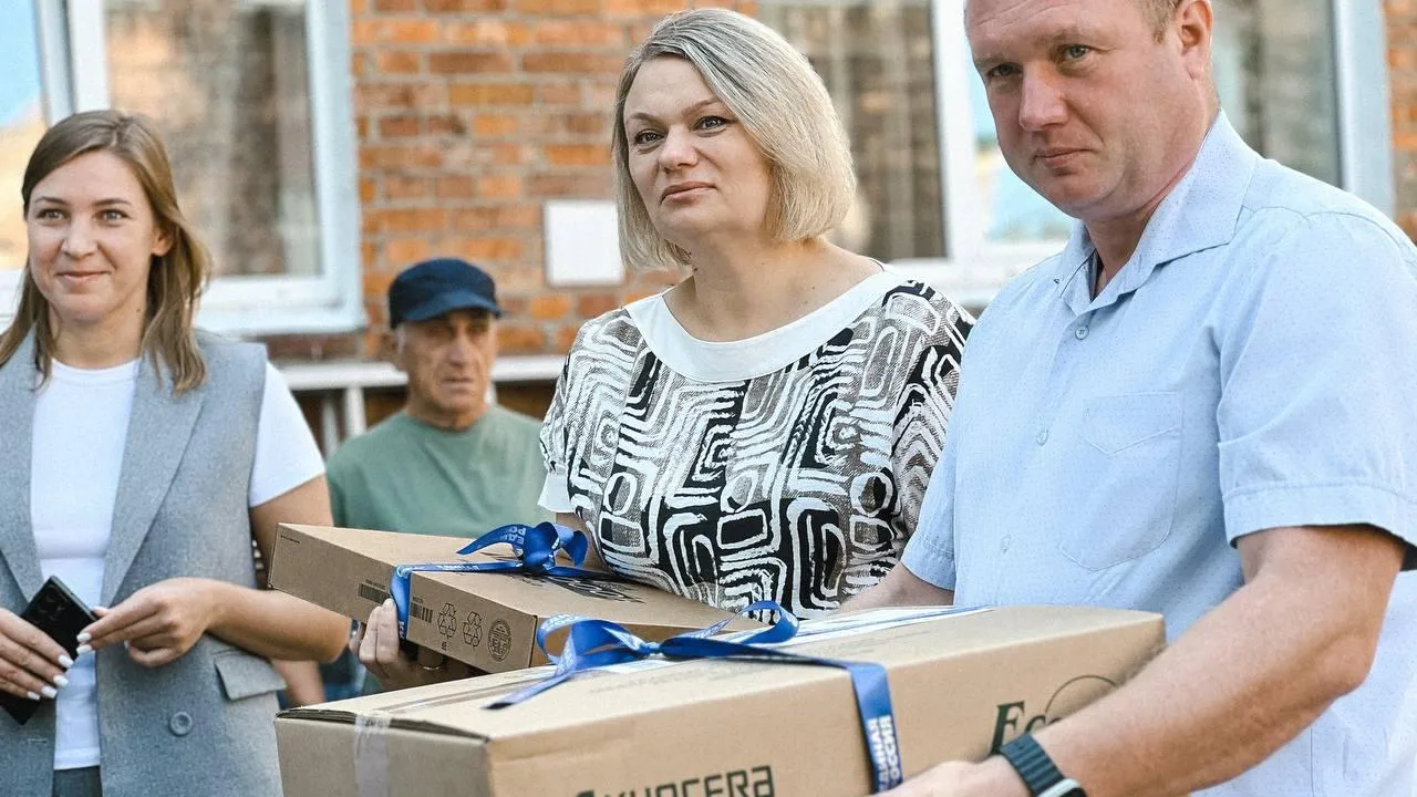 Депутат Мособлдумы посетил в Егорьевске ПВРы для жителей Курской области