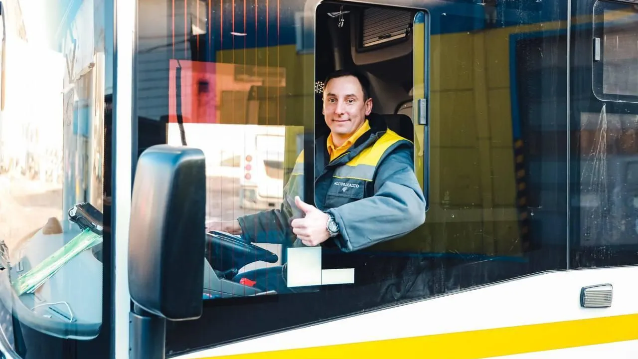 Более 1,3 тыс водителей трудоустроились в «Мострансавто» в 2025 году