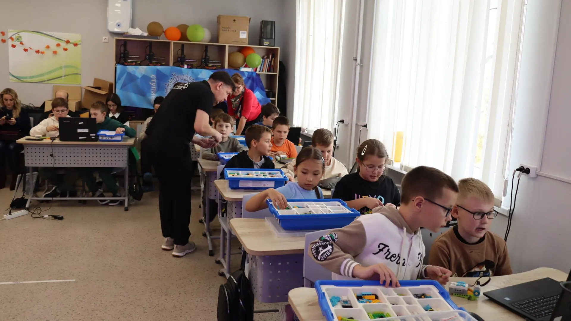 В школе №1 Ступина провели семинар по робототехнике «Большие гонки»