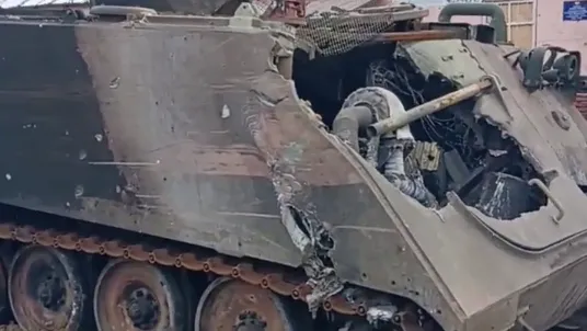 Опубликовано видео эвакуации в тыл американского БТР М113 из Авдеевки
