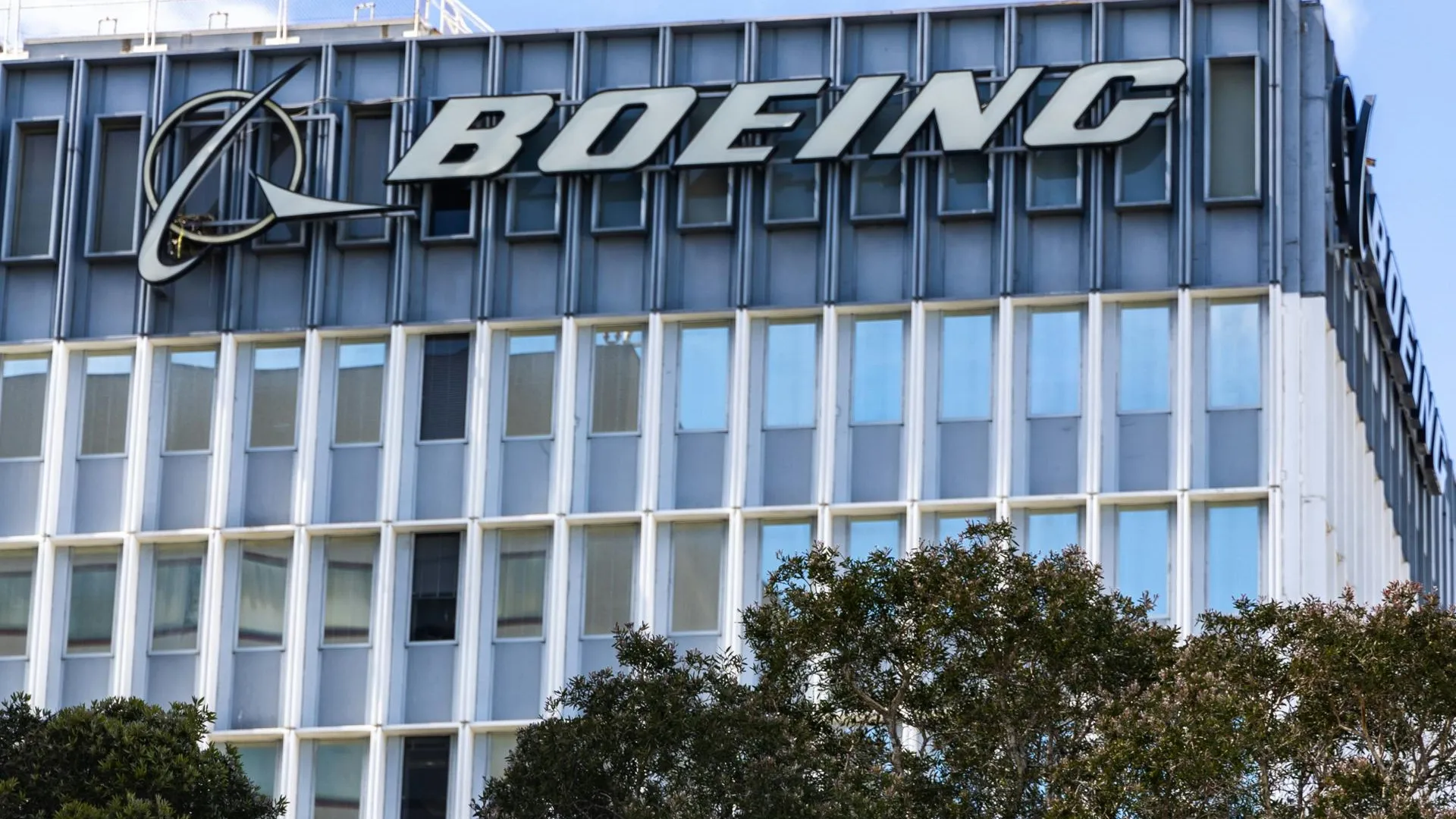 Новым гендиректором компании Boeing стал Келли Ортберг