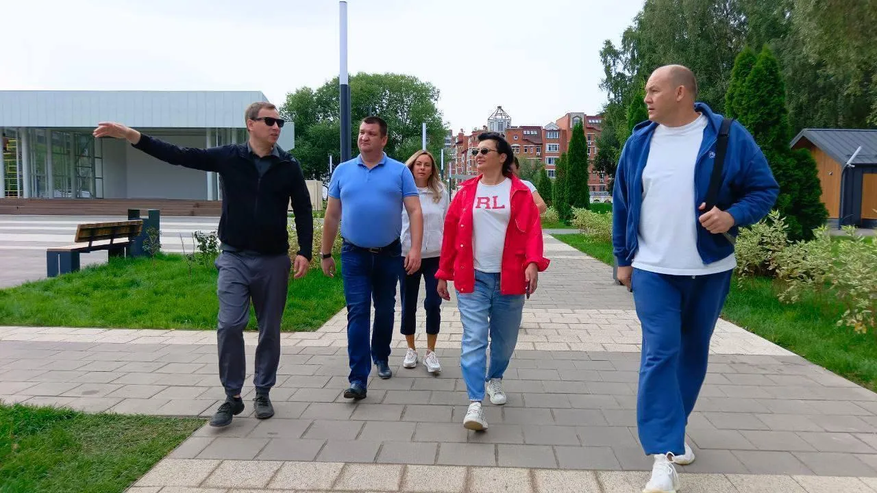 Глава Лобни Кротова проверила содержание парков в округе