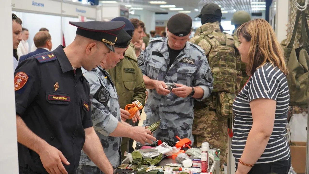 Росгвардейцы Подмосковья посетили выставку «Предприятия России – Защитникам Отечества»