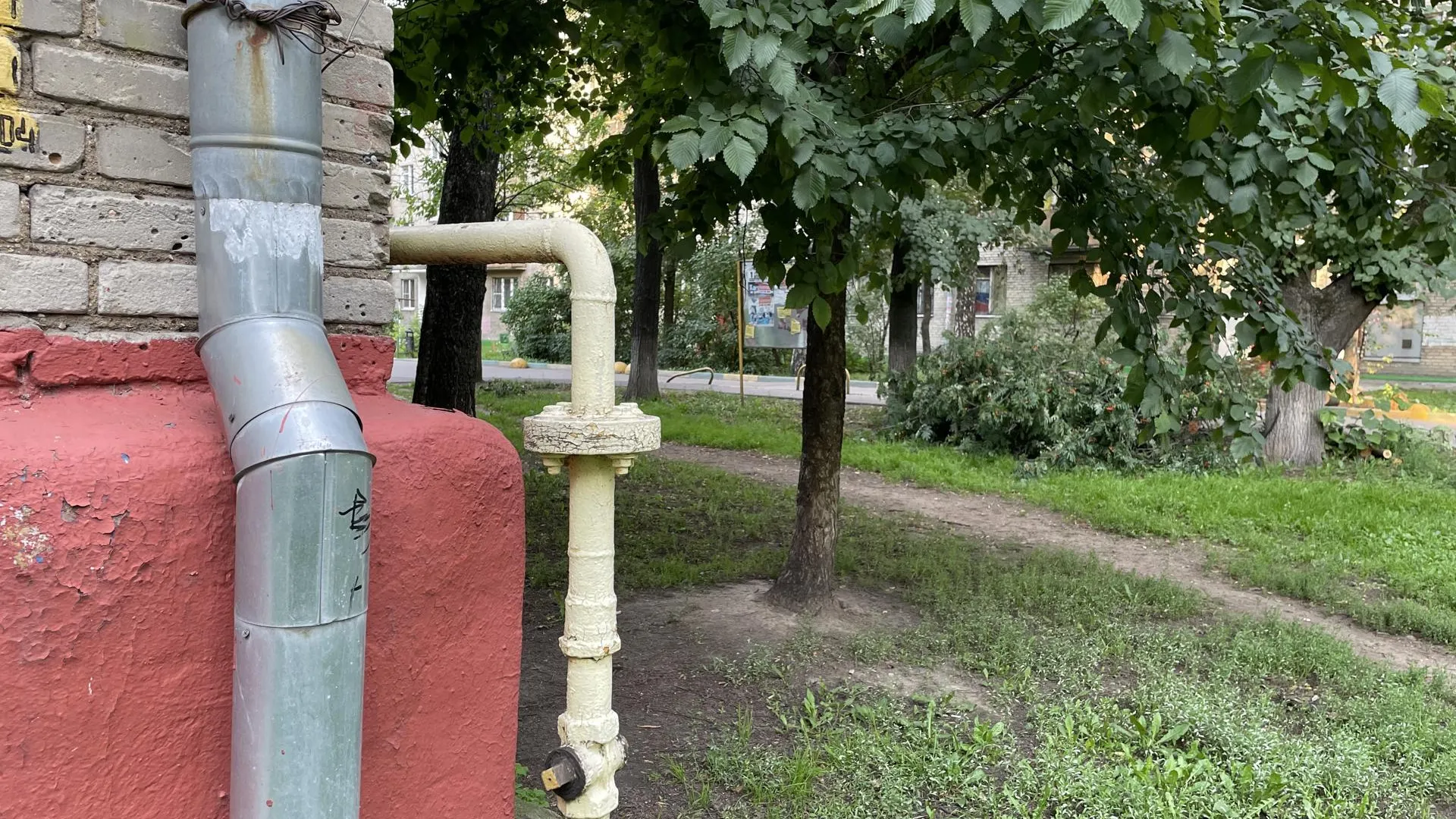 В Люберцах оперативно устранили проблему отсутствия холодной воды в жилых домах