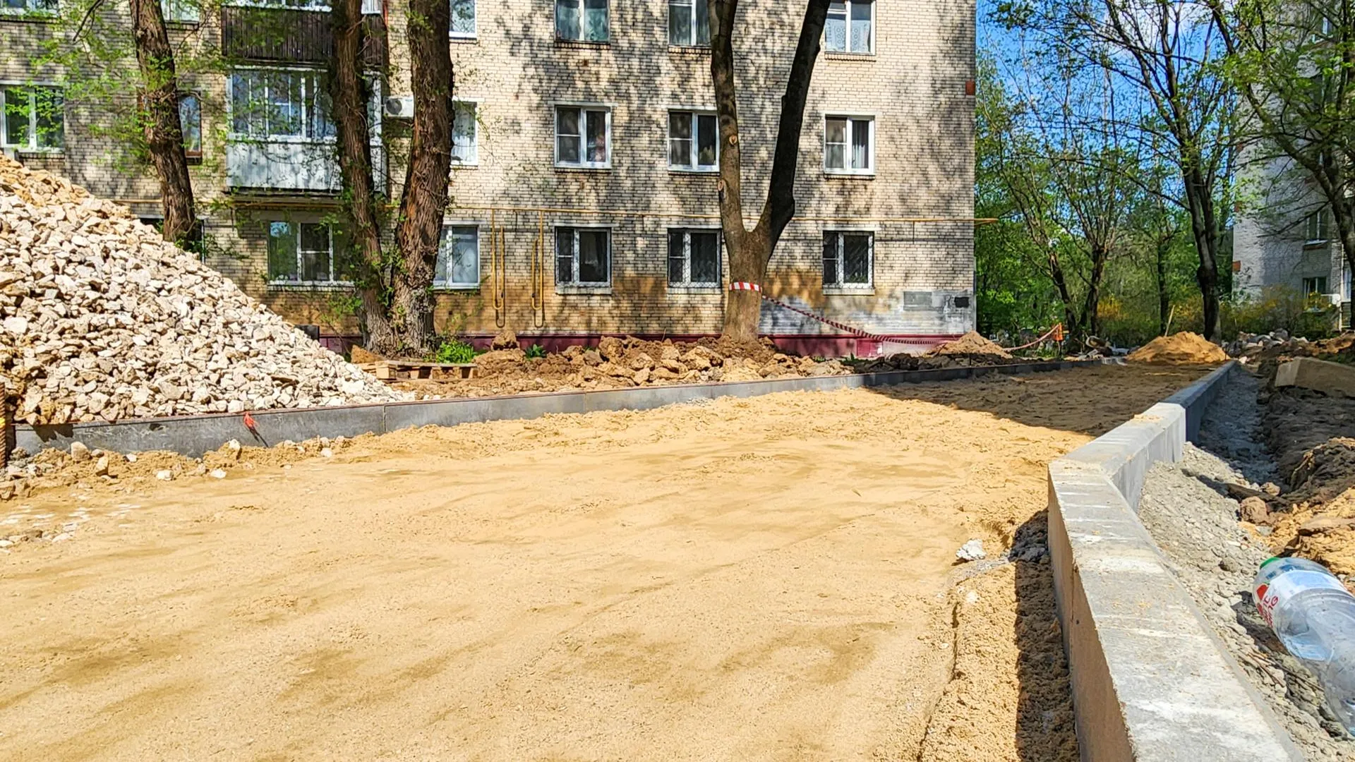 На улице Свердлова в Подольске готовят к асфальтированию дорожку