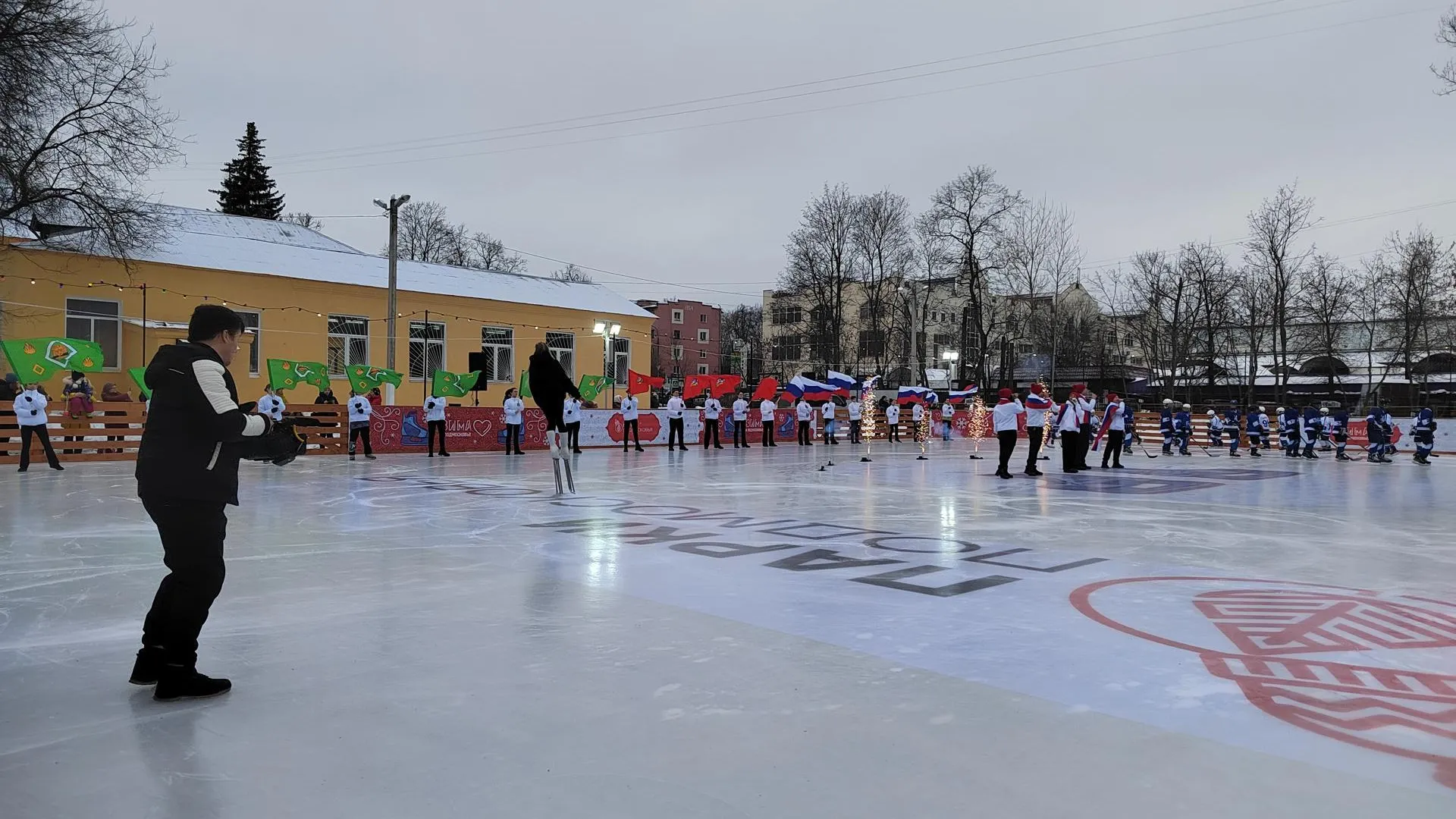 В Центральном парке культуры и отдыха в Пушкино открылся ледовый каток