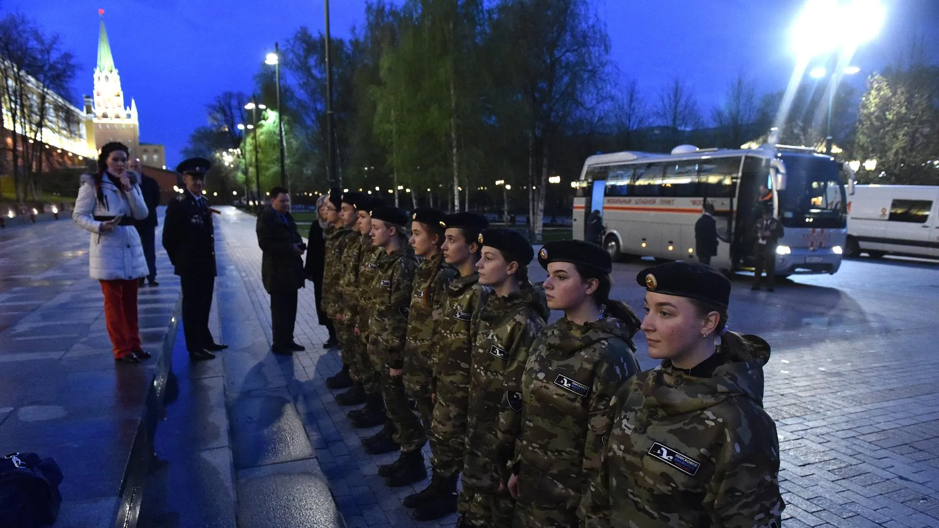 Подольские поисковики возложили цветы к Могиле Неизвестного Солдата