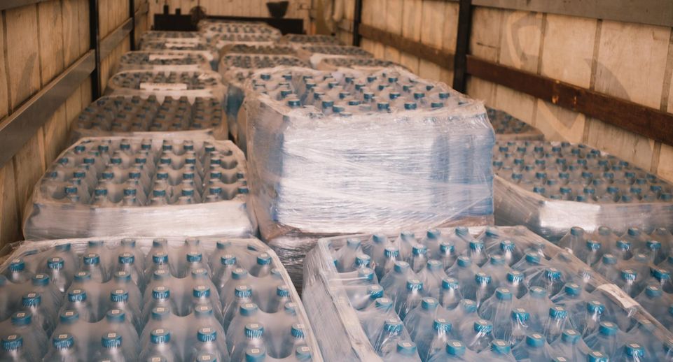 Подмосковная «Единая Россия» направила около 15 тыс литров воды в ДНР