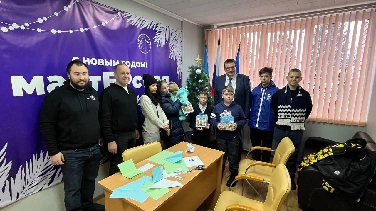 Депутат Мособлдумы Голубев поучаствовал в открытии мастерской зимнего волшебника