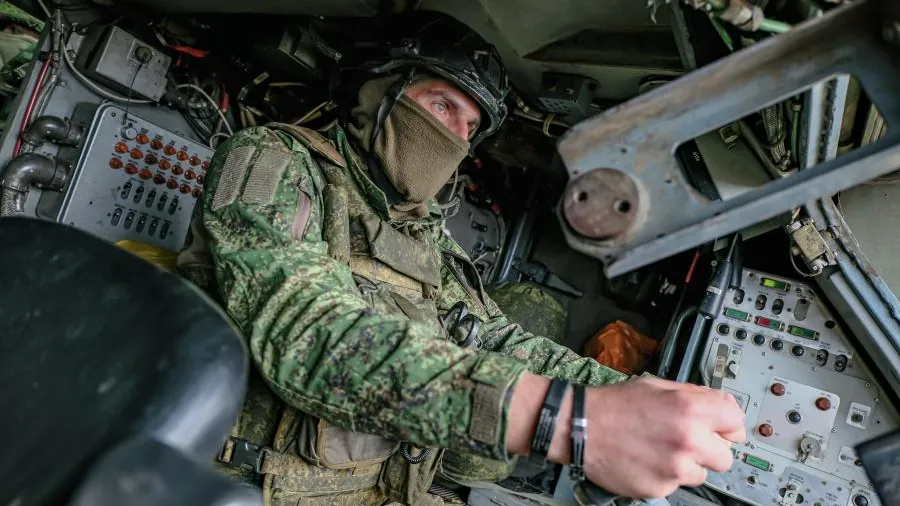 Российские военные сбили более 900 дронов и 8 авиабомб за сутки