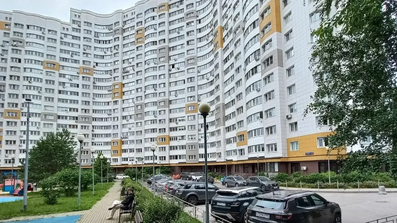 Три коммерческих помещения на улице Бутлерова выставили на торги
