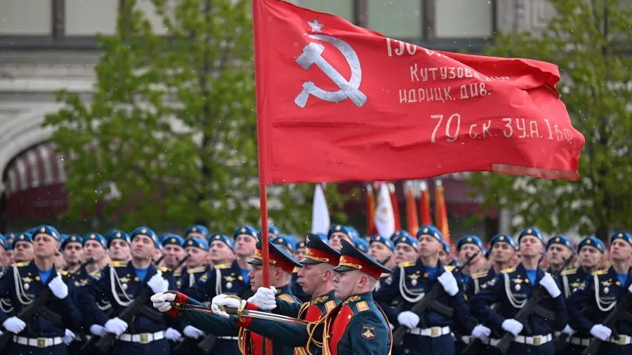 Парад Победы начался на Красной площади в Москве