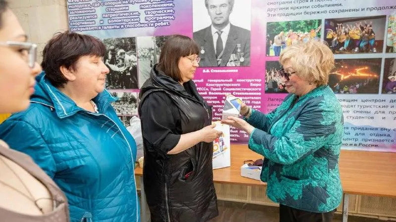 Власти Подольска передали беженцам из Донбасса смартфоны, продукты и одежду