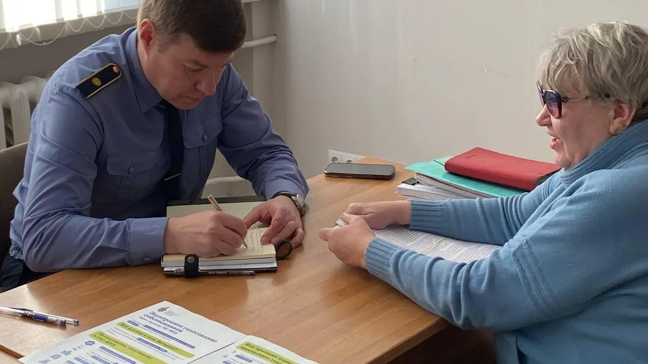 В округах Подмосковья продолжают обучать собственников электронному голосованию