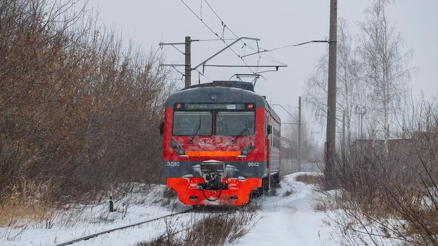 Электричка сбила трех подростков в Ижевске