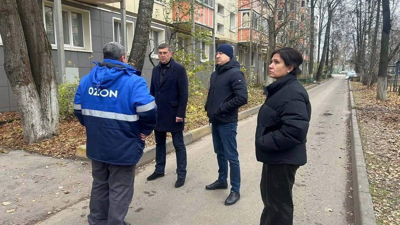 В Чехове проверили затапливаемые подвалы и освещение на улице Полиграфистов