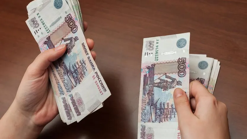 Госдума приняла закон: МРОТ в России повысят с января 2025 года