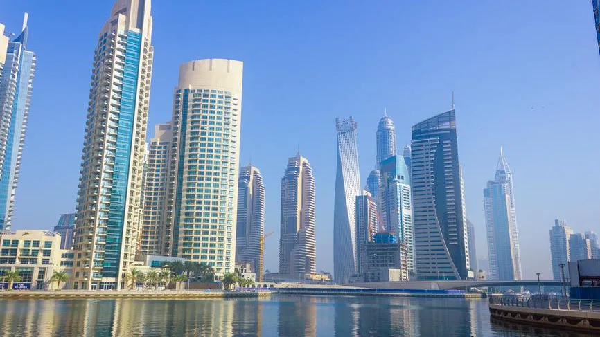 Отели в Дубае продлят проживание туристам из-за отмены рейсов