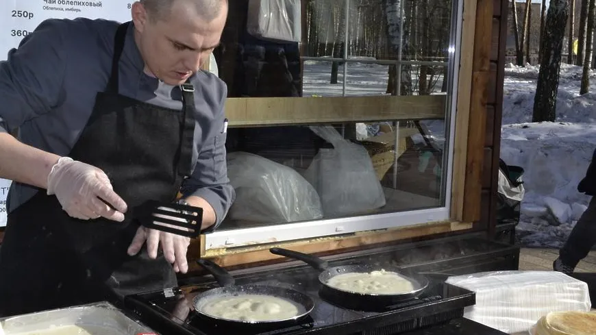 Мастер‑класс по приготовлению блинов провели в парке Балашихи