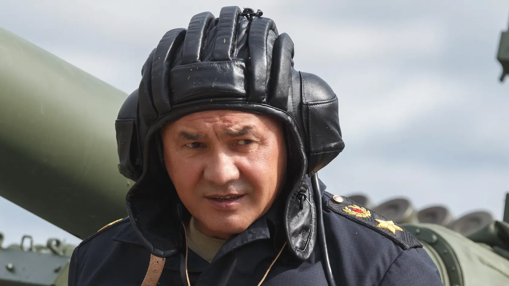 Шойгу поделился впечатлениями от управления танком на соревнованиях «АрМИ» в Подмосковье