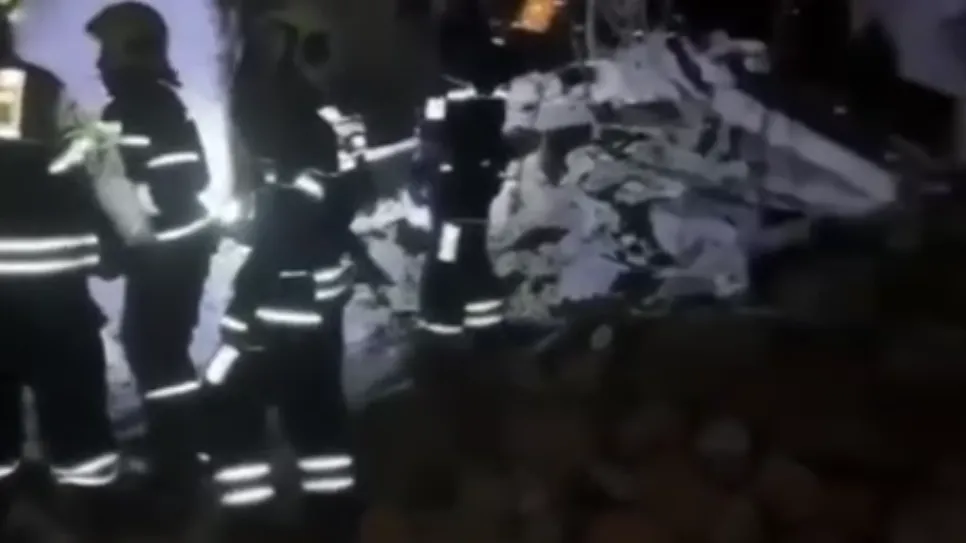 Куски бетона и торчащая арматура: видео из ЖК в Москве, куда влетел дрон