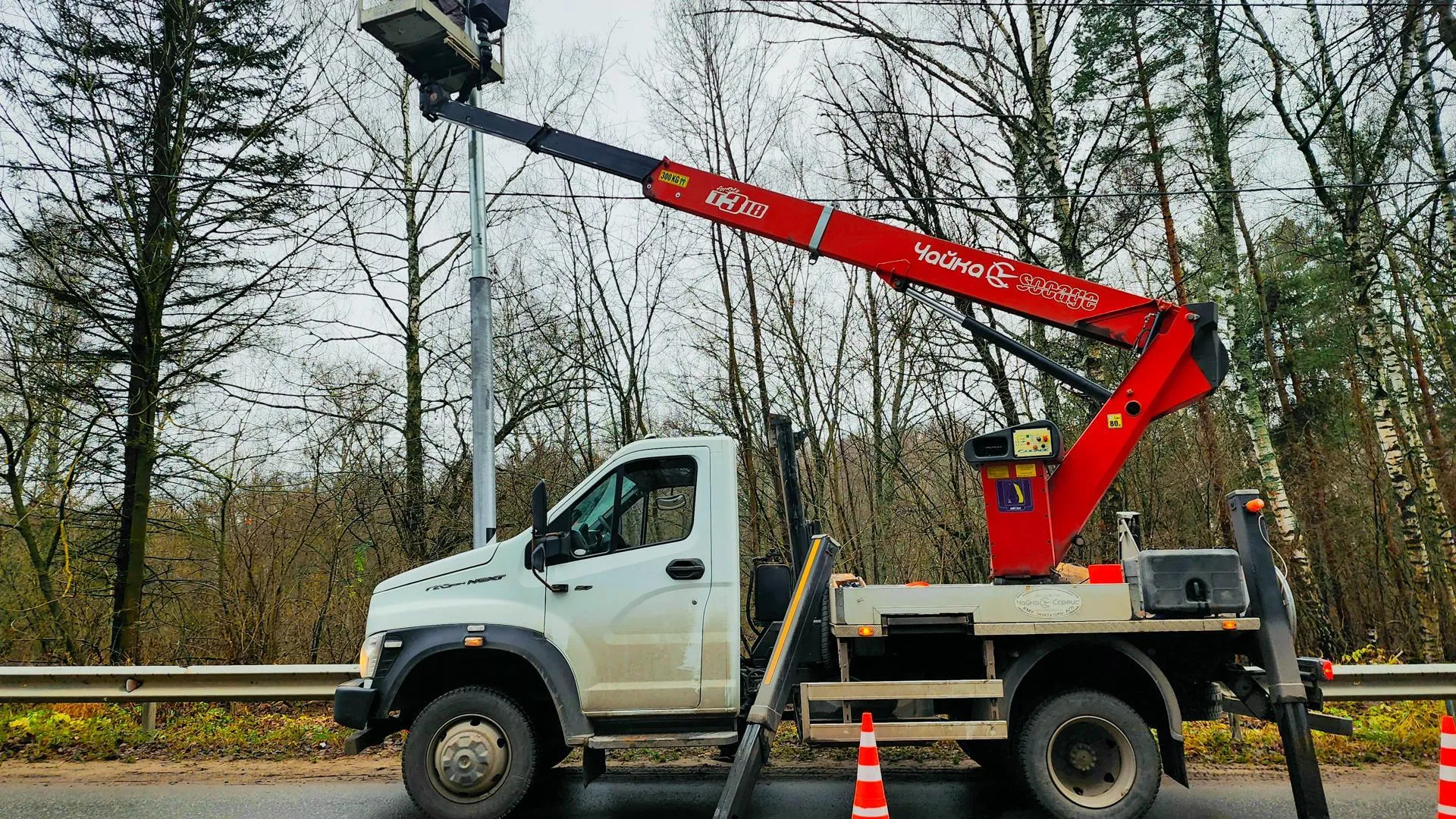 Дорожники отремонтировали линии освещения на 10 дорогах Подмосковья