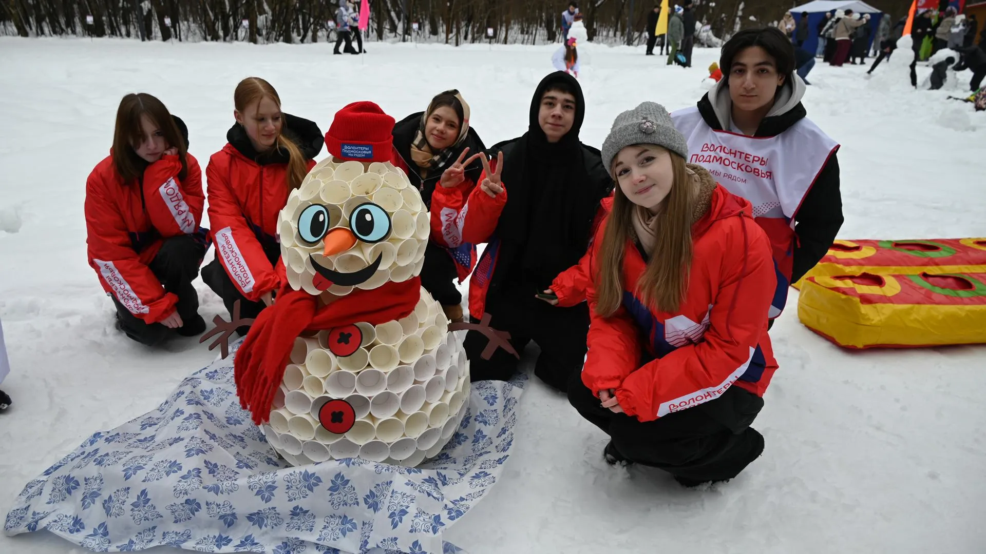 Более 30 снеговиков представили на творческом фестивале в Ленинском округе