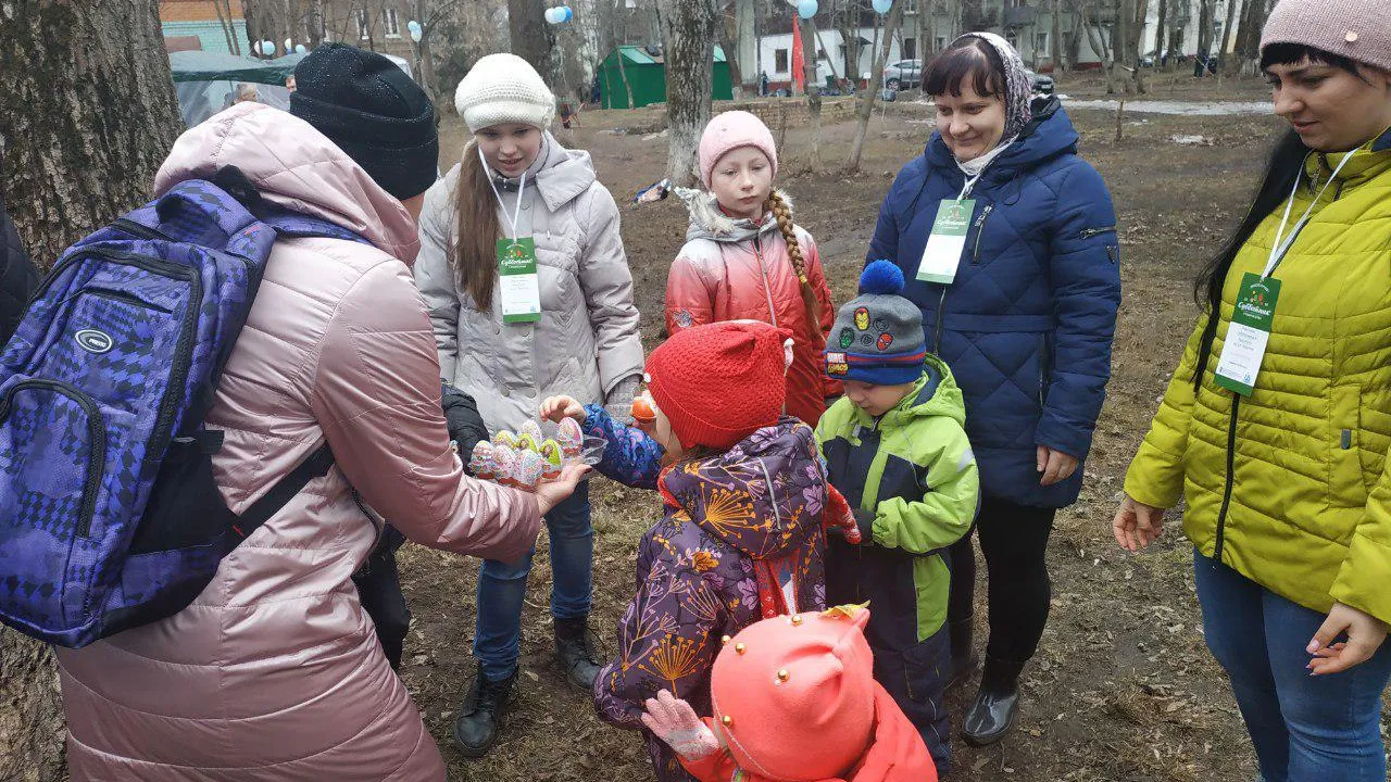Конкурс по сбору пластиковых бутылок провели для детей на субботнике в Королеве