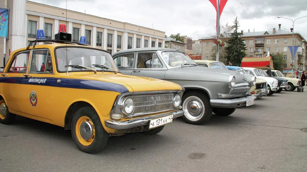 В Королеве прошли выставки внедорожников и ретро‑автомобилей