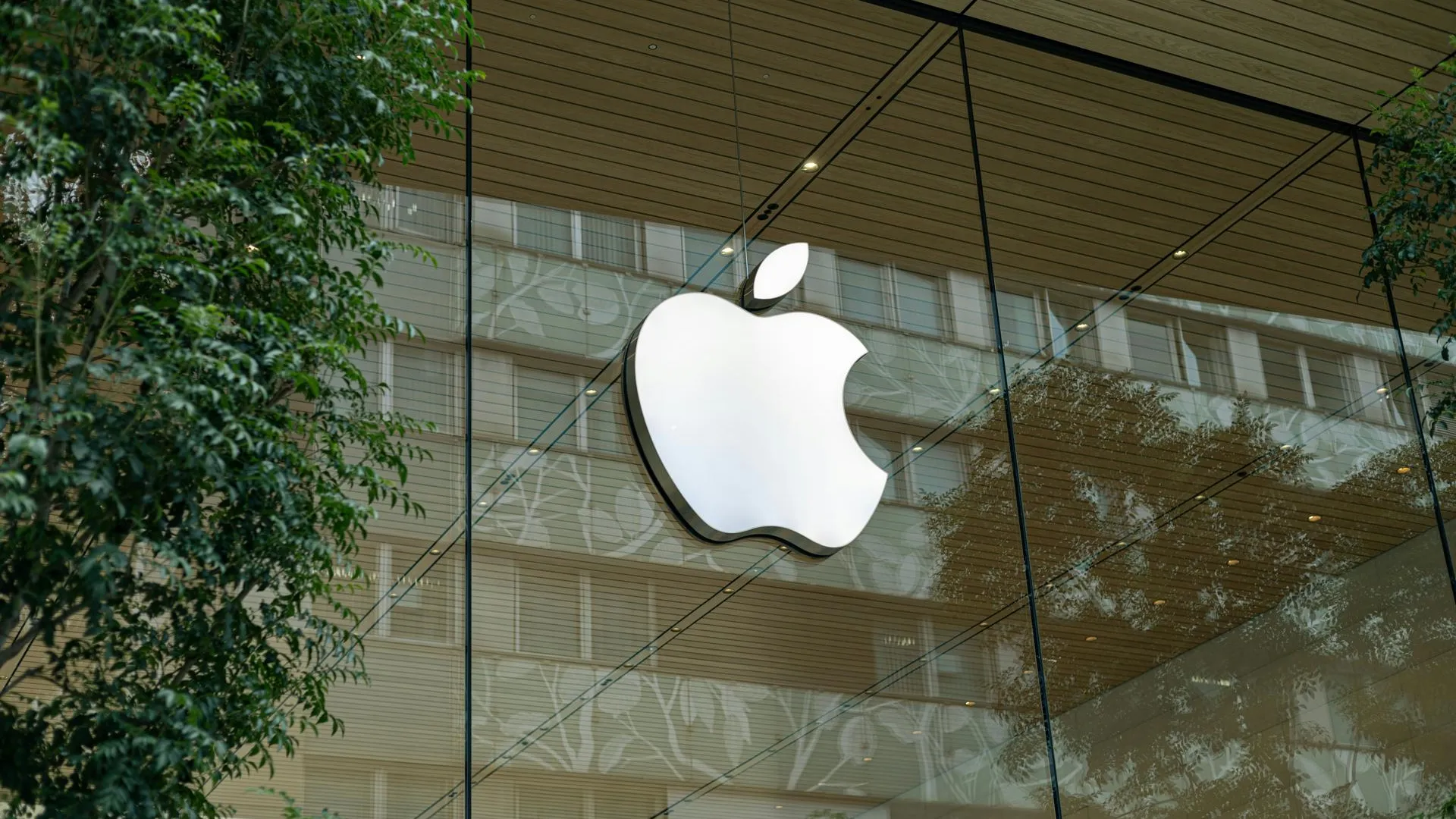 На Apple в РФ завели дело о пропаганде нетрадиционных сексуальных отношений