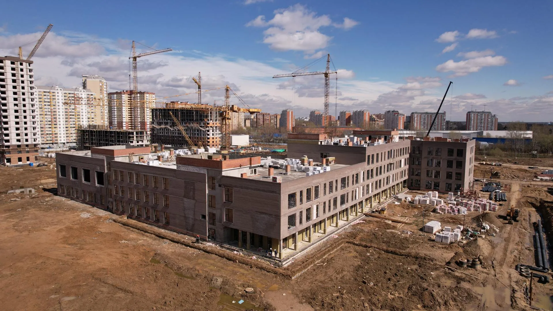 В Балашихе идет строительство новой школы на 1320 мест