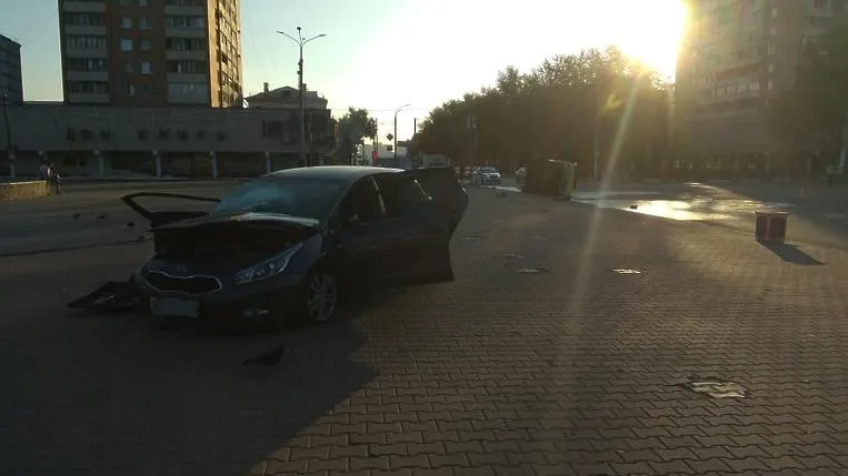 Появилось видео столкновения скорой помощи и иномарки на площади Ленина в Подольске