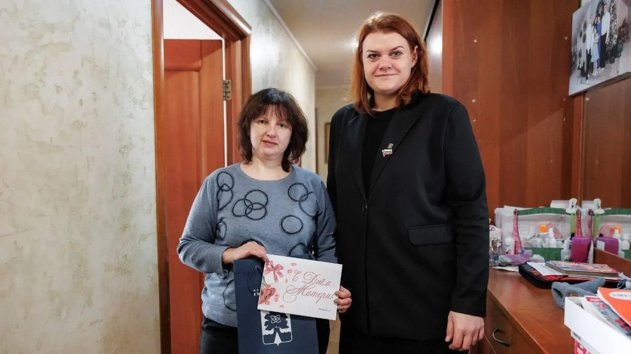Глава Дубны поздравил жен и матерей участников СВО с Днем матери